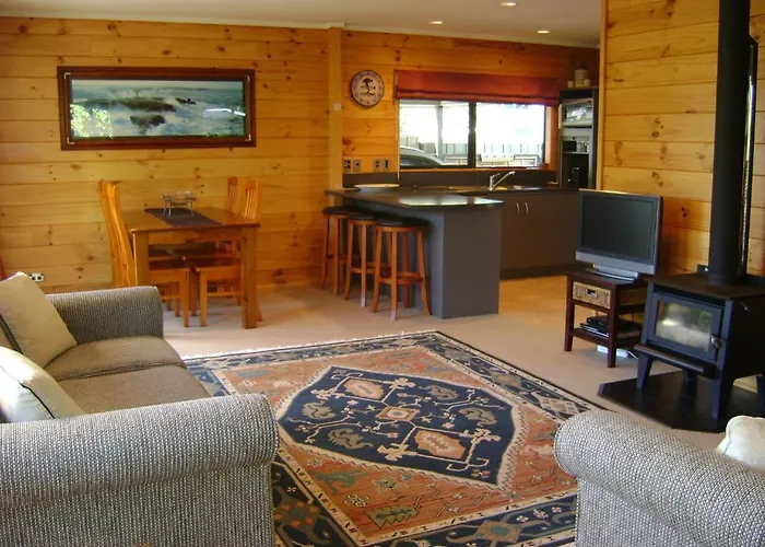 Ngongotaha Lakeside Couette-café 4*